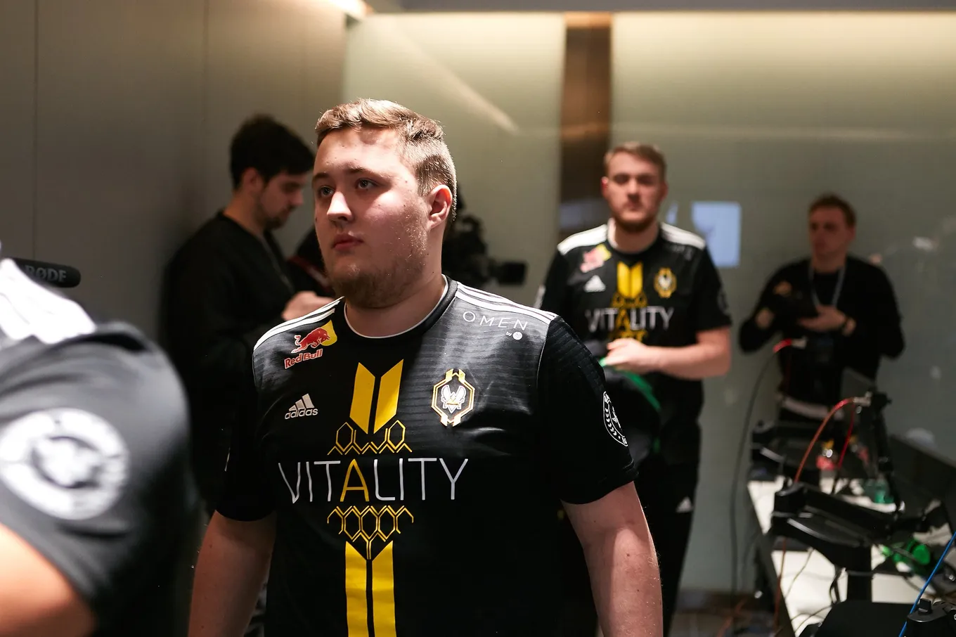 Natus Vincere — Team Vitality: прямая трансляция и коэффициенты на матч BLAST Premier Spring Final 2022