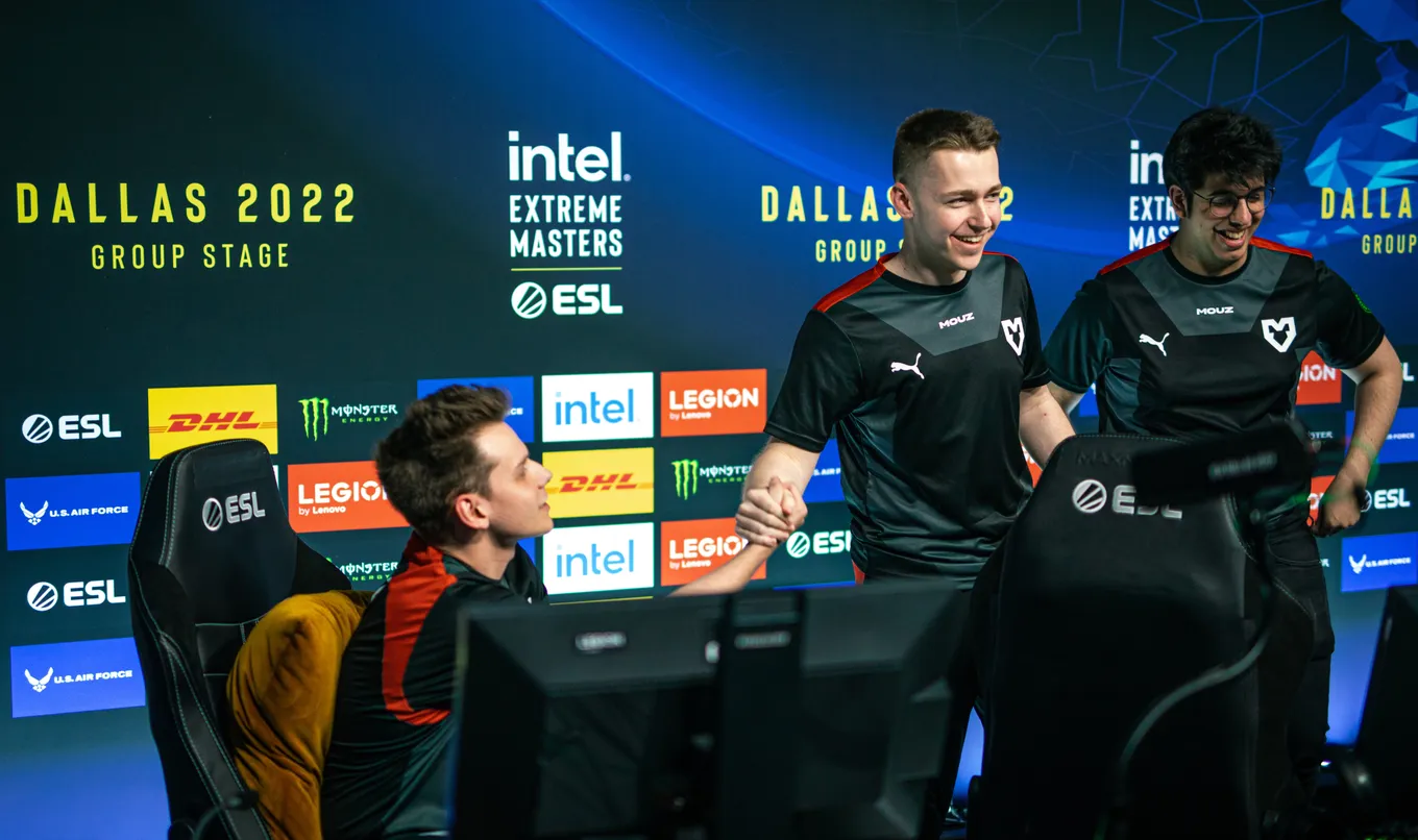 Imperial — MOUZ: опытные бразильцы против молодых «мышек»