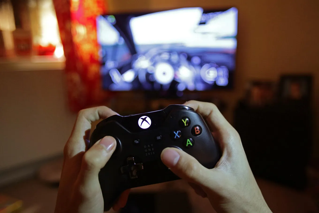 Многие игроки попросту не интересуются Fortnite или старыми играми Ubisoft и воспринимают их навязывание как неудачную попытку оправдать повышение цены