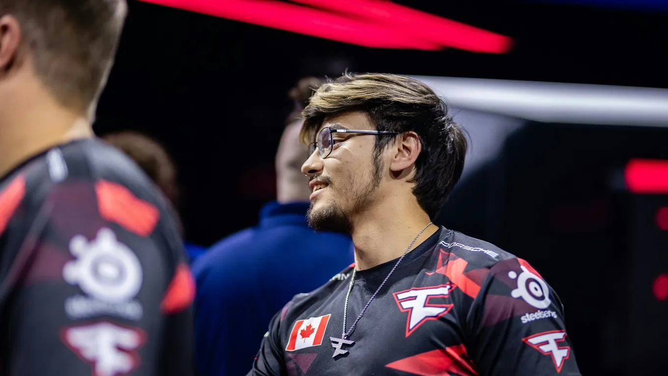 Рассел Twistzz Ван Далкен