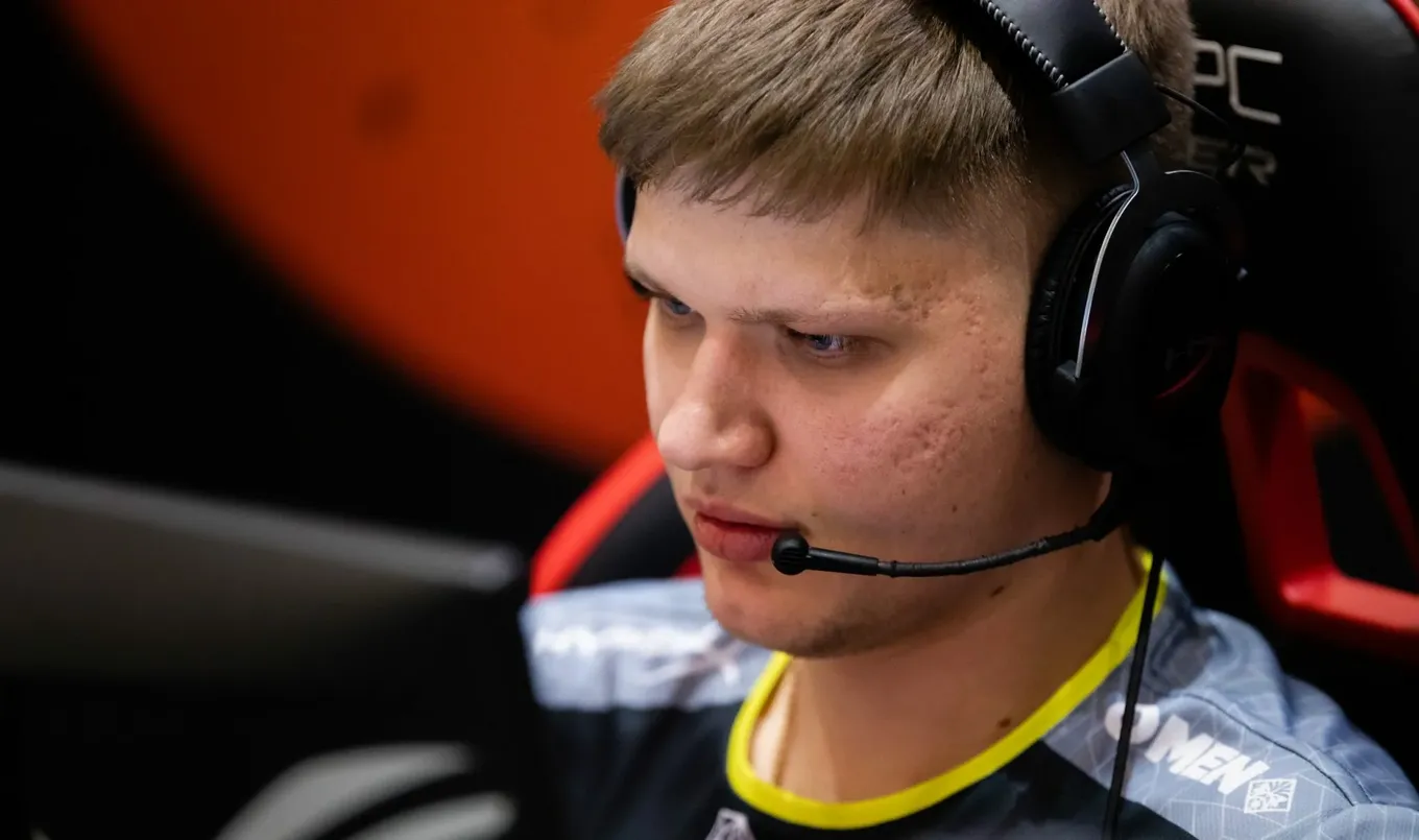 Александр s1mple Костылев