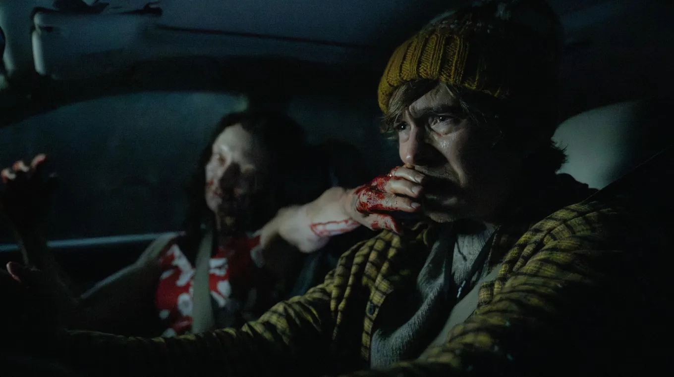 События фильма происходят во время катастрофы из Resident Evil 2, но рассказывают историю совершенно другого героя