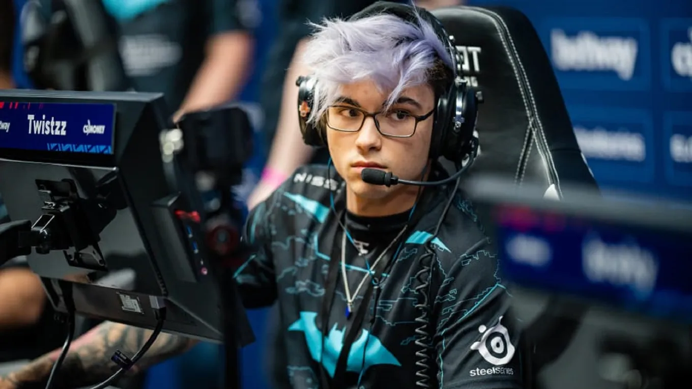 Рассел Twistzz Ван Далкен