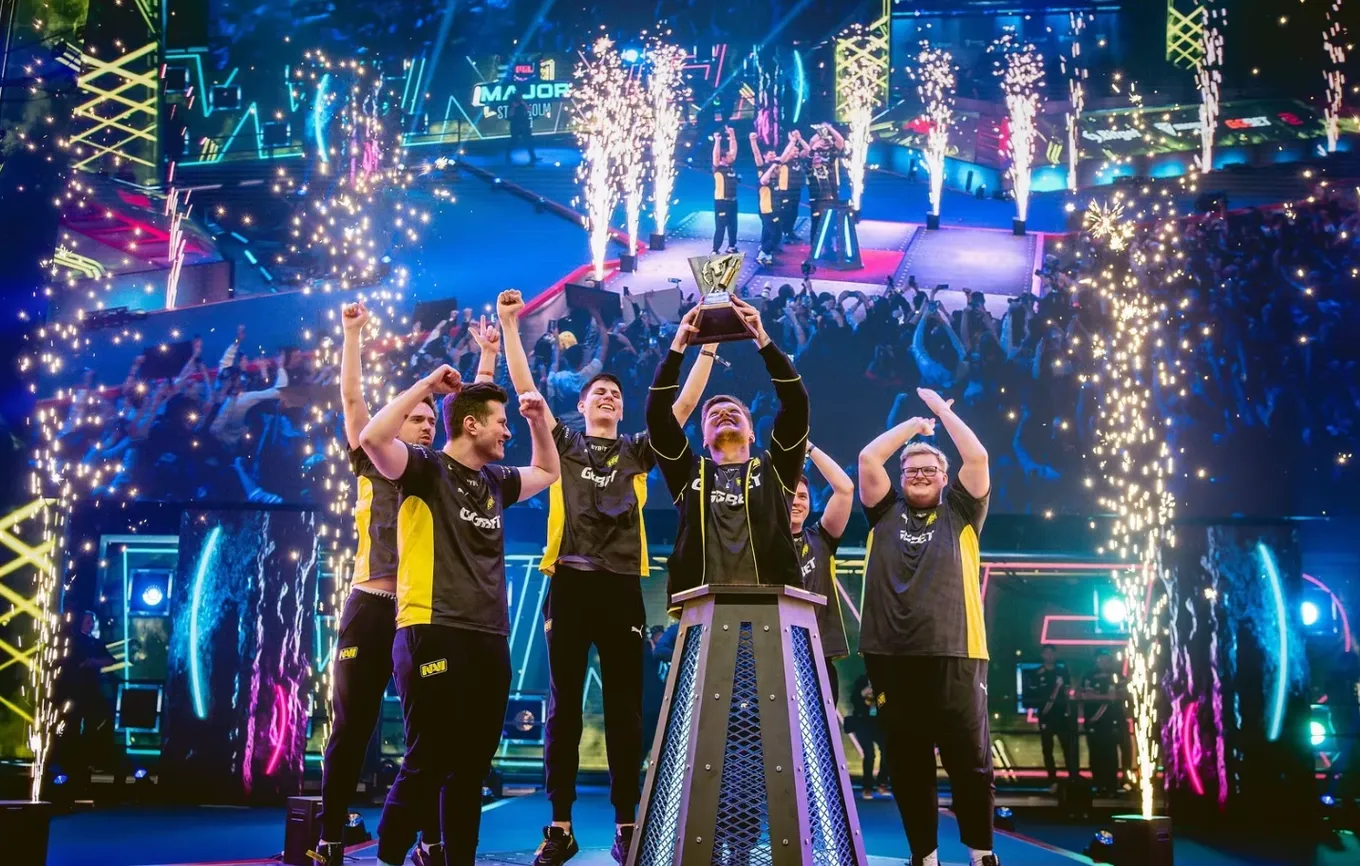 Игроки NaVi – чемпионы PGL Major Stockholm 2021