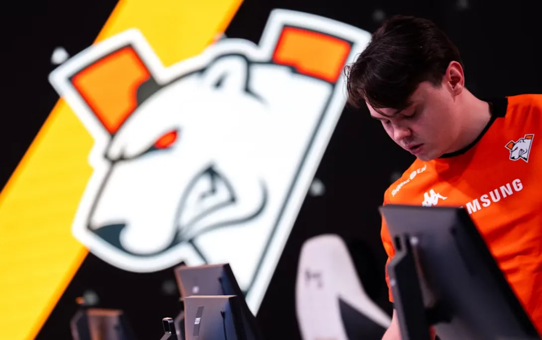Virtus.pro не прошла в LAN-стадию и заняла 13-16 место на турнире, после BLAST Open London 2025 Денис electroNic Шарипов был переведён в запас, а его место в составе занял игрок академии tO0RO
