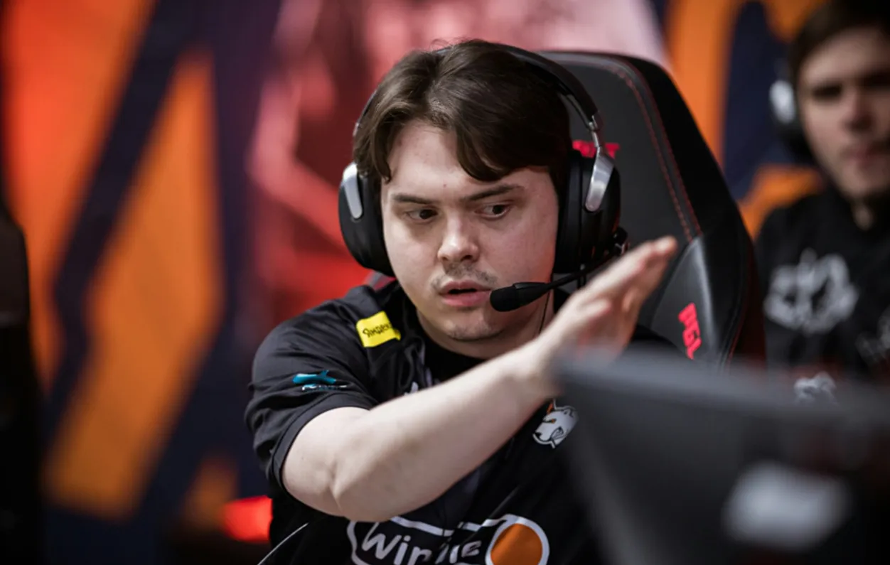FaZe – Virtus.pro прогноз (КФ 1,83) и ставки на матч BLAST Open Lisbon 2025 19 марта 2025 года