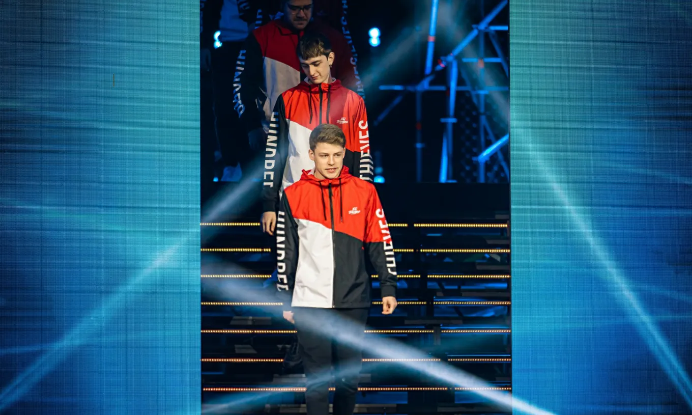 Последний выход австралийской 100 Thieves на сцену LAN-турнира (IEM Katowice 2020)