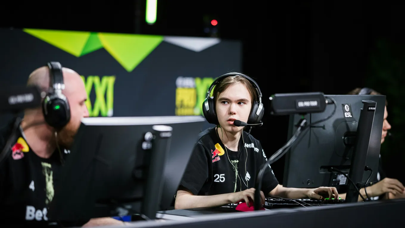MOUZ – Team Spirit прогноз (КЭФ 2,07) и ставки на матч ESL Pro League Season 21 15 марта 2025 года