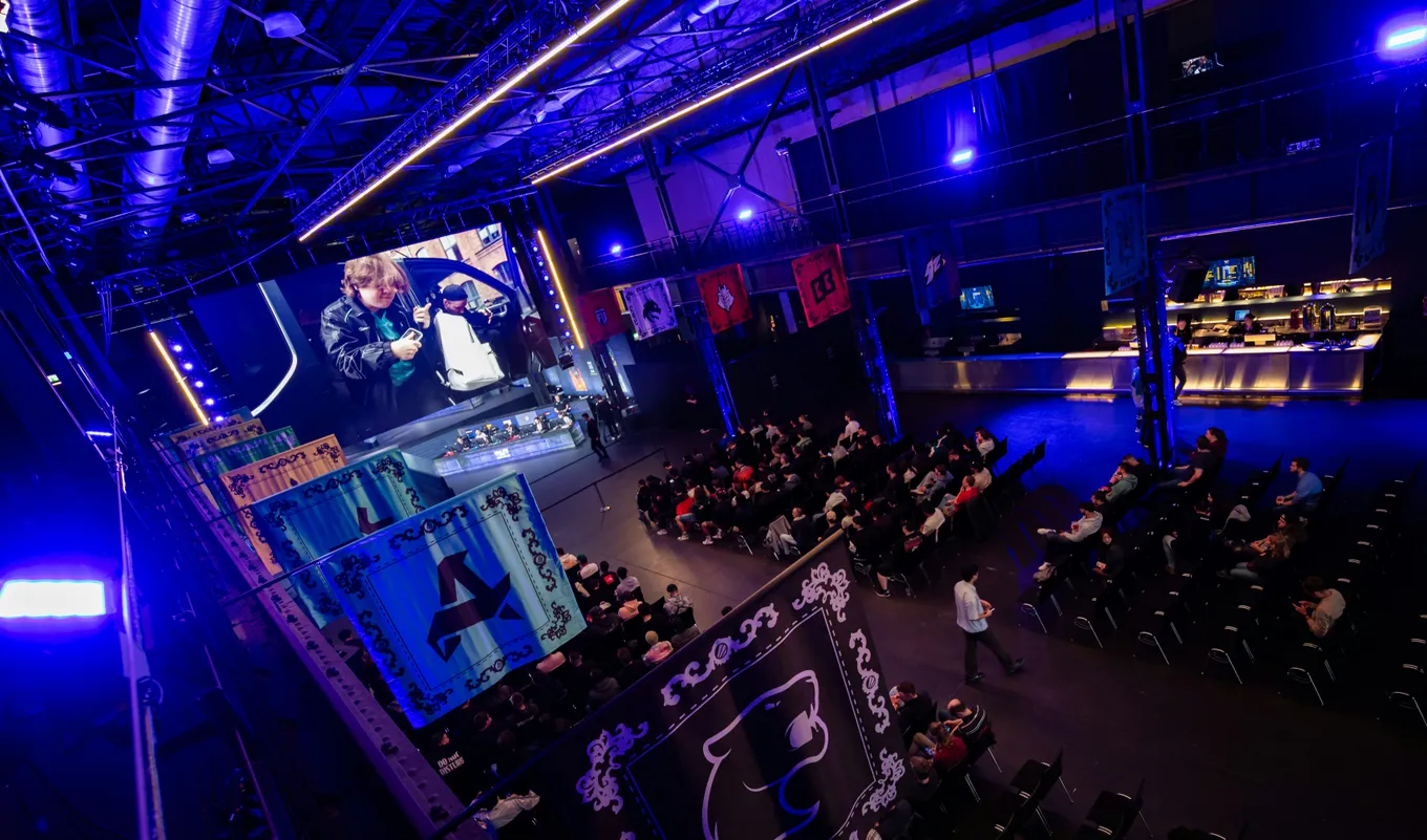 Групповая стадия IEM Cologne Major 2026 проходила в три этапа по швейцарской системе