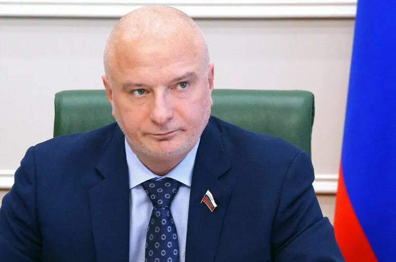 Клишас отметил, что Telegram уже идет на контакт с властями, но этого недостаточно