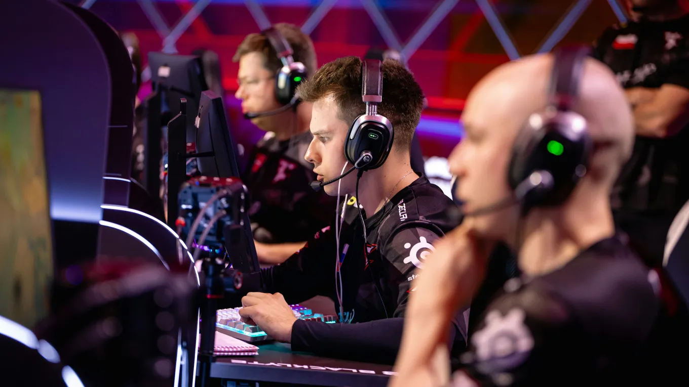 Прогноз на матч Team Liquid – FaZe: долгожданное возвращение s1mple на про-уровень