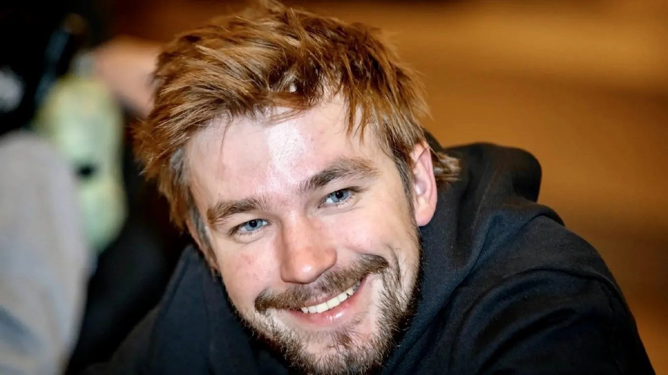 Александр Петров