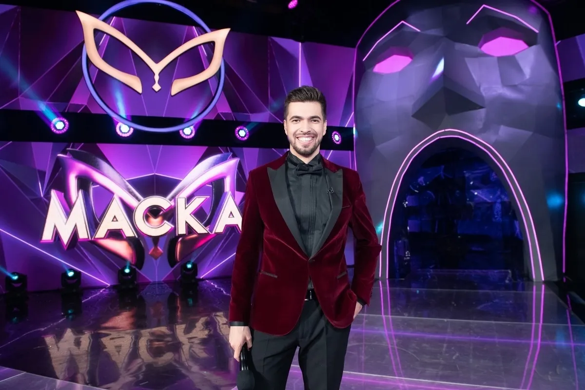 Ведущий Вячеслав Макаров