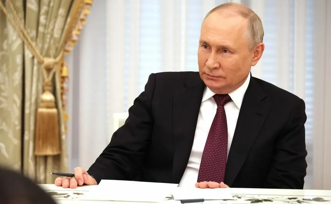 В мае 2025 года Владимир Путин заявил о необходимости «душить» западные IT-компании, которые, по его мнению, продолжают давить на российский рынок