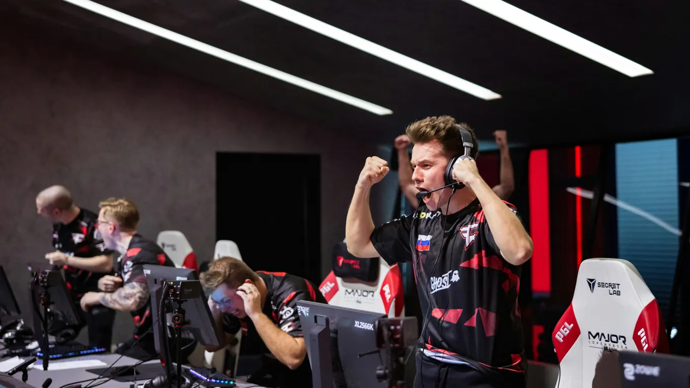 FaZe – Vitality: без трех карт первый финалист не определится