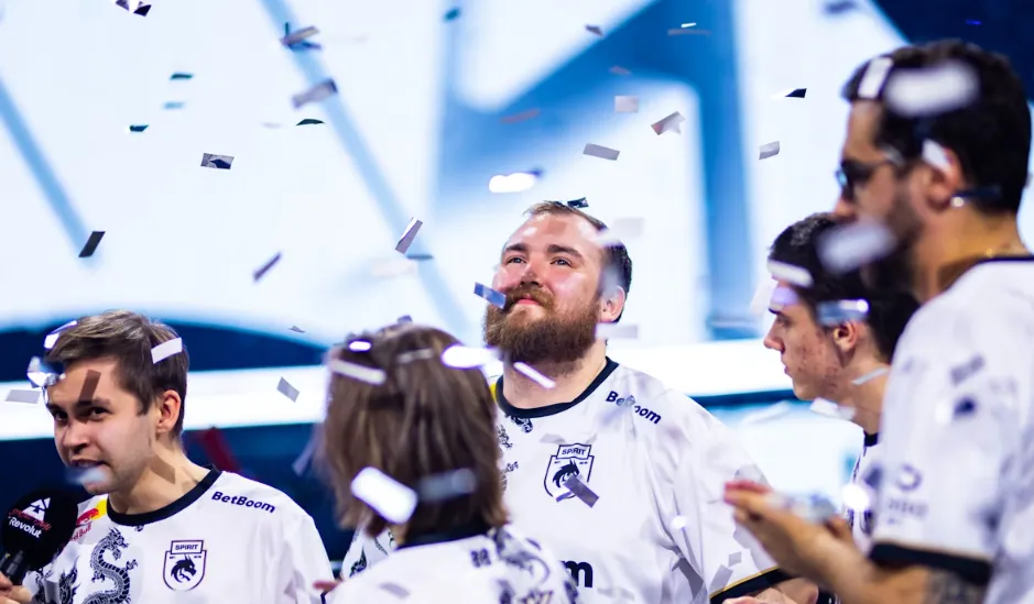 Игроки Team Spirit после победы на BLAST Premier Spring Final 2024