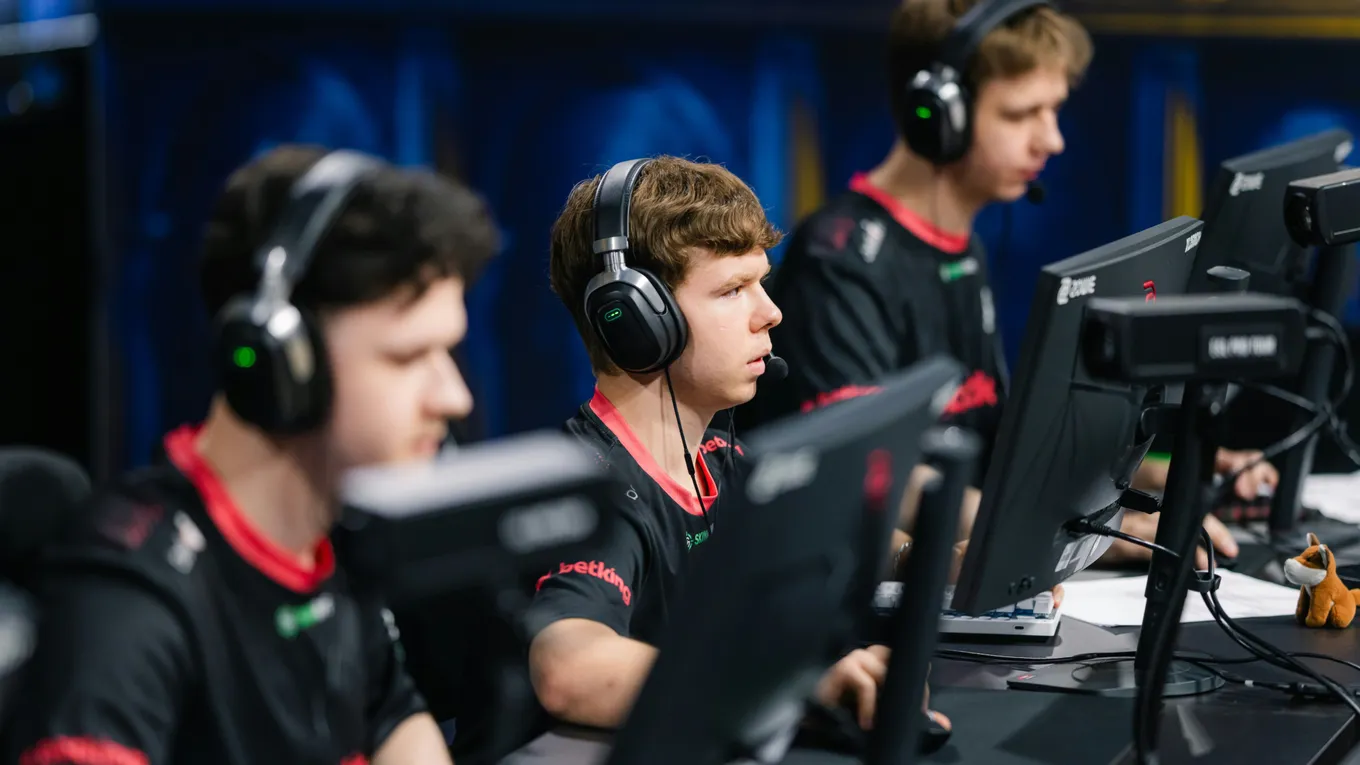 Прогноз на матч FUT Esports – B8: украинский коллектив пройдет дальше