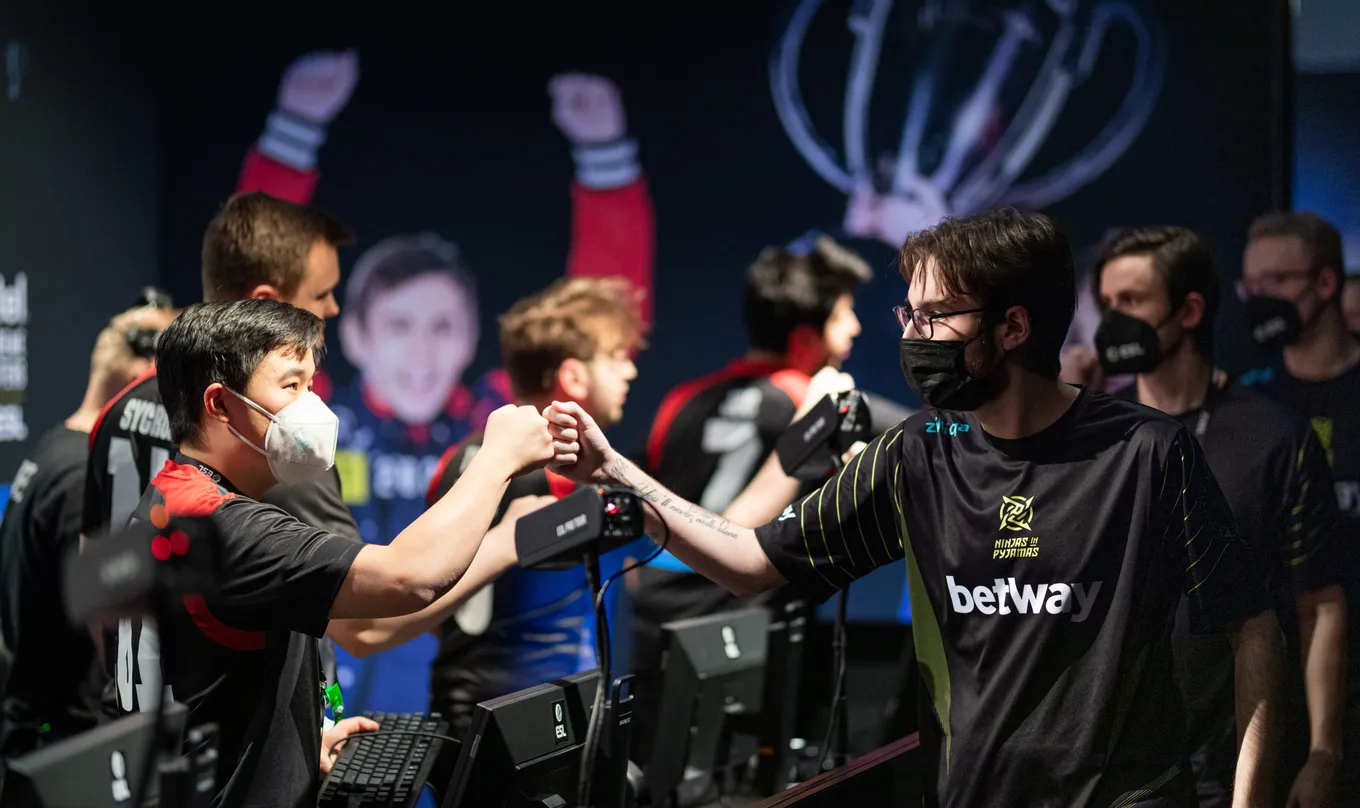 Ninjas In Pyjamas — MOUZ: еще одна сенсация?