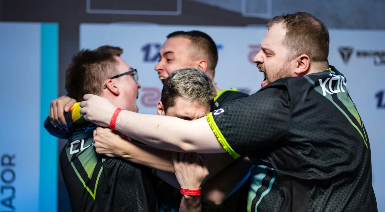 Xoma, clax, seized, d1Ledez празднуют выход на мейджор