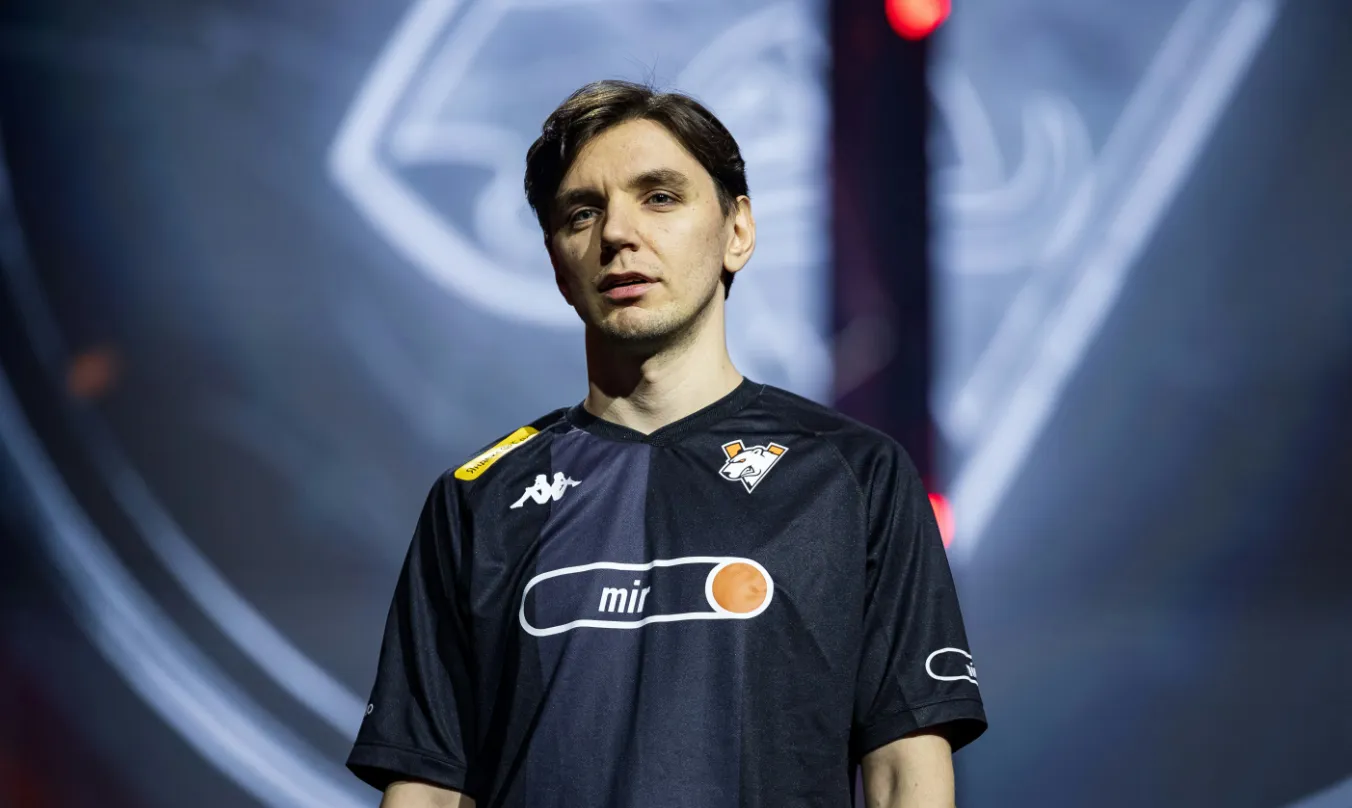За год в Virtus.pro (2023-2024) mir набрал 1,05 по Rating 2.1