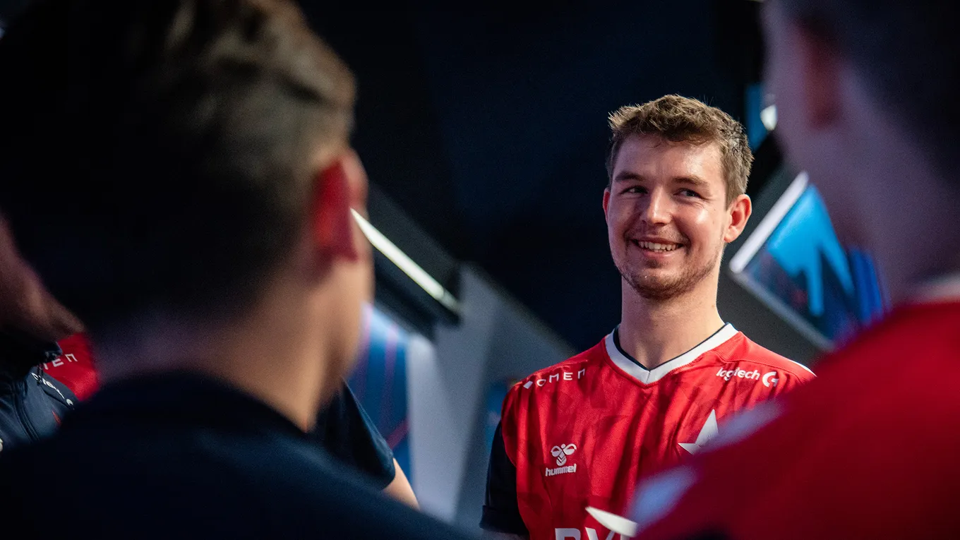 Natus Vincere – Astralis: легендарное противостояние на весеннем финале BLAST