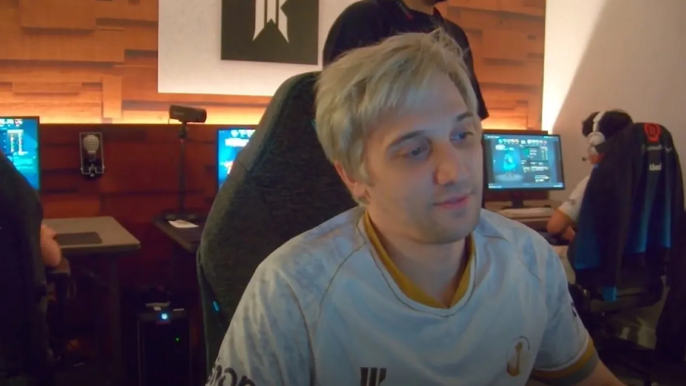 Артур Arteezy Бабаев