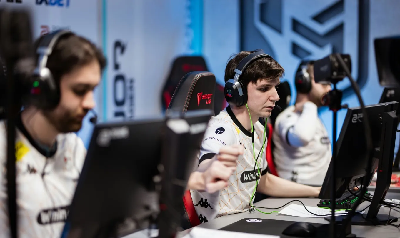 Virtus.pro – B8: «медведи» выиграют первый матч квалификации