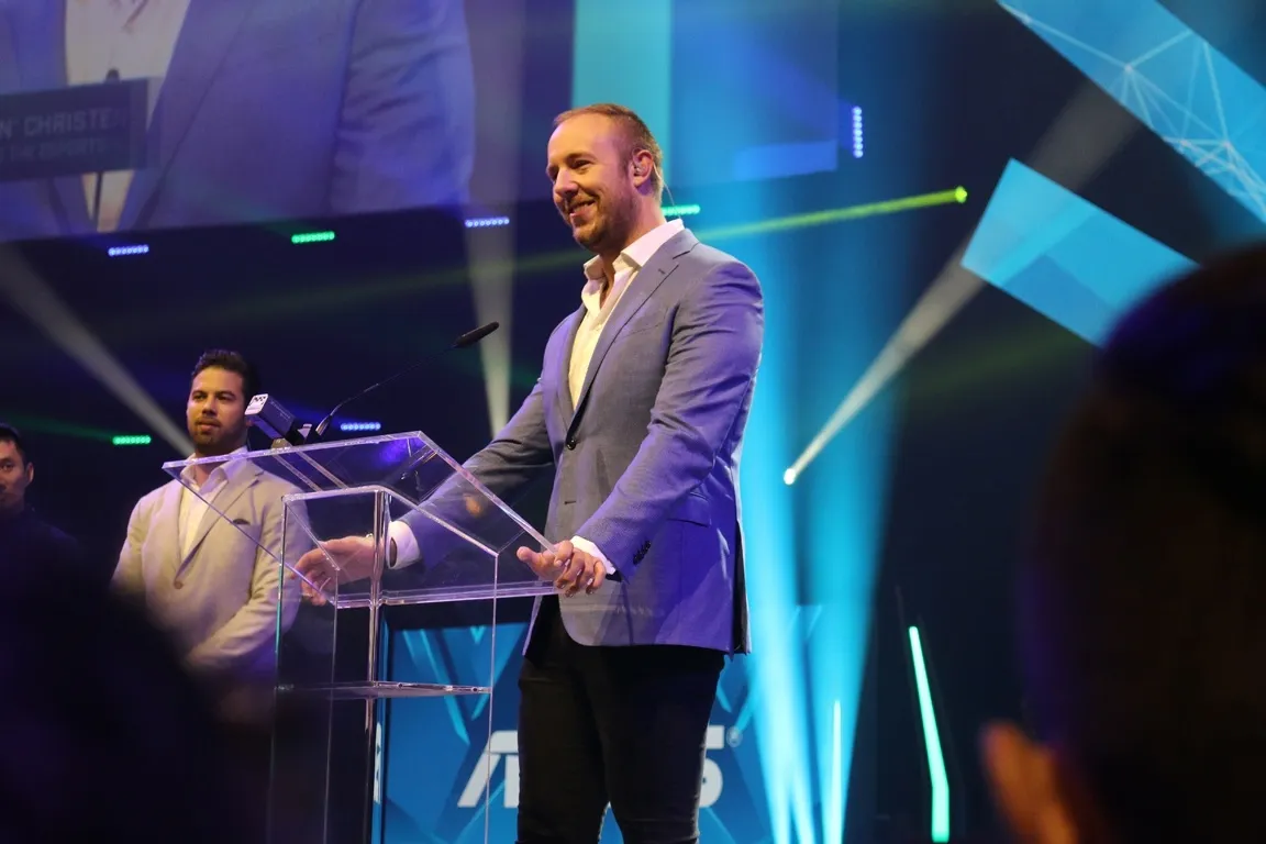 Эмиль HeatoN Кристенсен