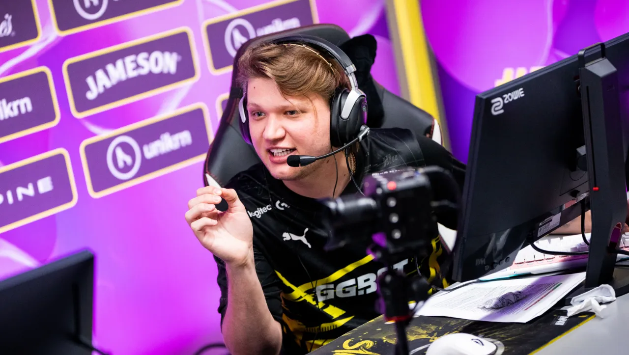 Александр s1mple Костылев