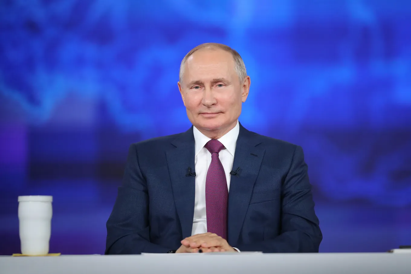 По словам президента, видеохостинг не работает по причине отсутствия обслуживания сервисов от Google