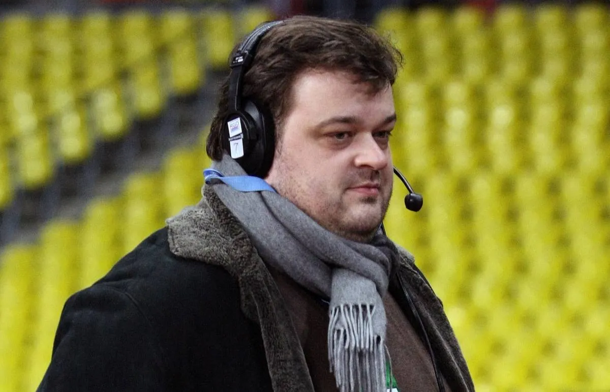 Василий Уткин на футбольном матче