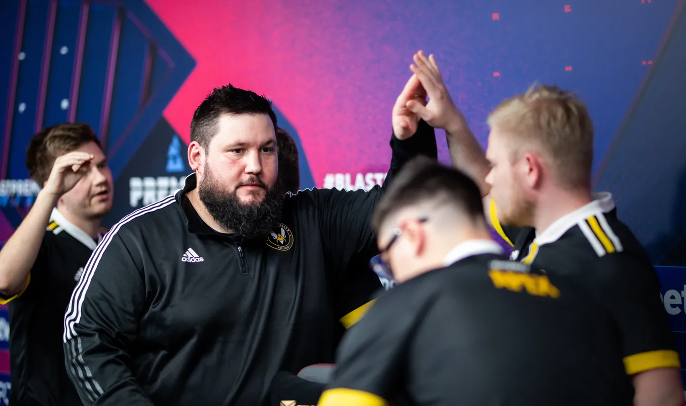 Natus Vincere — Vitality: жаркая битва в завершении игрового дня