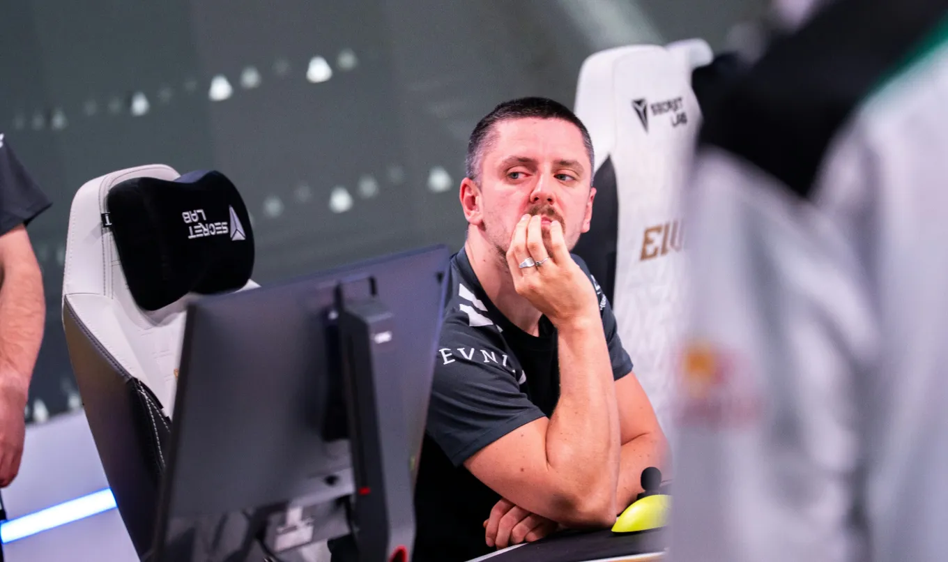 После Esports World Cup 2025 Vitality уступает Spirit 1 место в рейтинге Valve, а отрыв от ближайшей The MongolZ составляет жалкие 38 очков