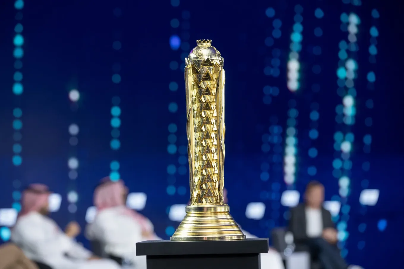 Трофей Esports World Cup 2024