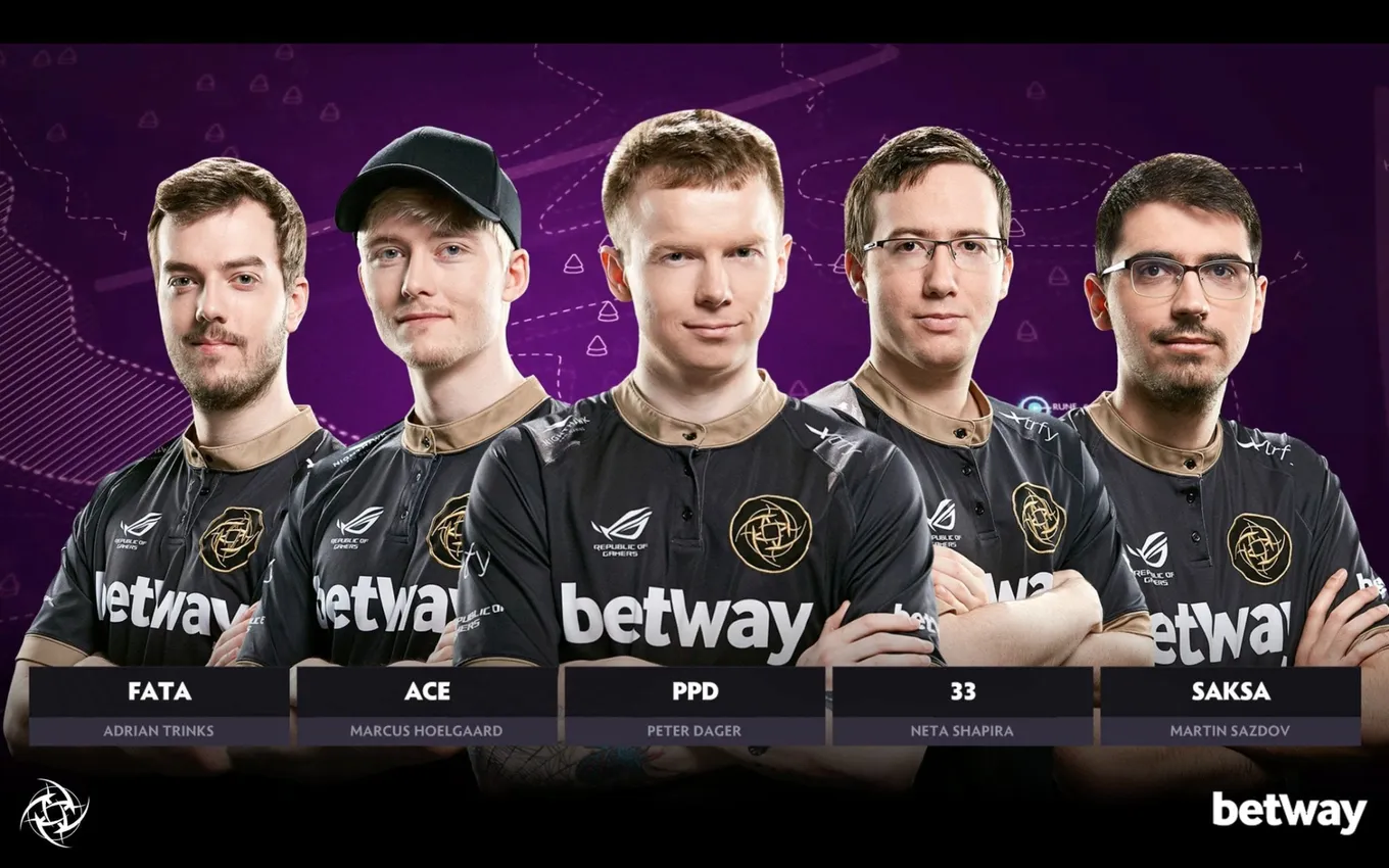 Петер в составе Ninjas in Pyjamas. Тогда он не знал, что Saksa и 33 возьмут The International 11, а Ace выиграет все турниры в 2023 году.