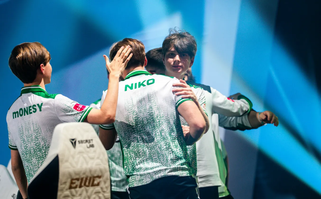 По итогам матча Falcons заняла 3 место на Esports World Cup 2025 по CS2 и заработала 130 тысяч долларов