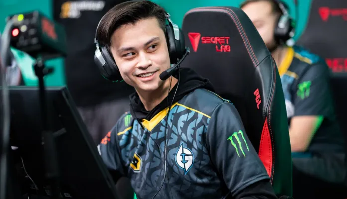 Джейк Stewie2K Йип в EG