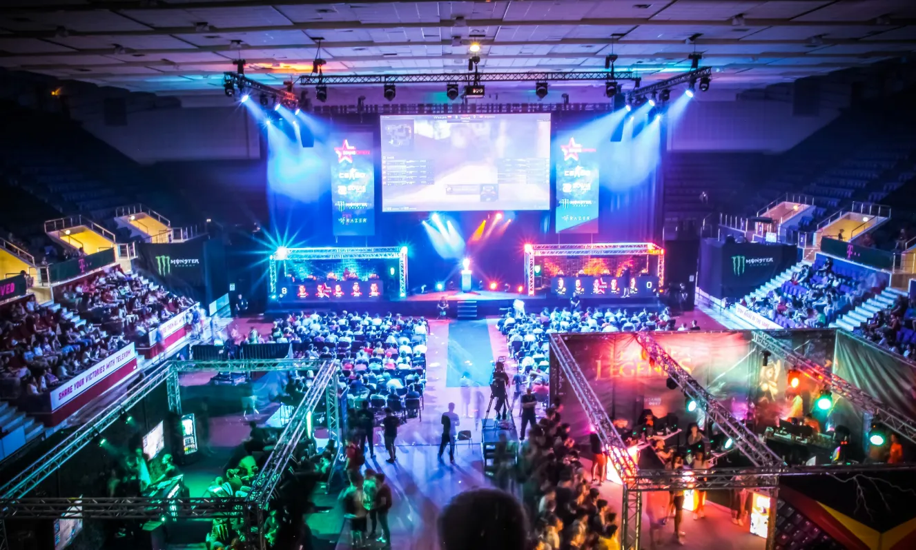 Polyvalent Hall во время DreamHack Open Bucharest 2016