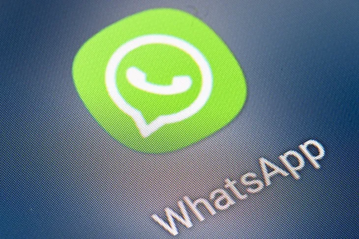 Пользователи в России периодически жалуются на проблемы с работой WhatsApp