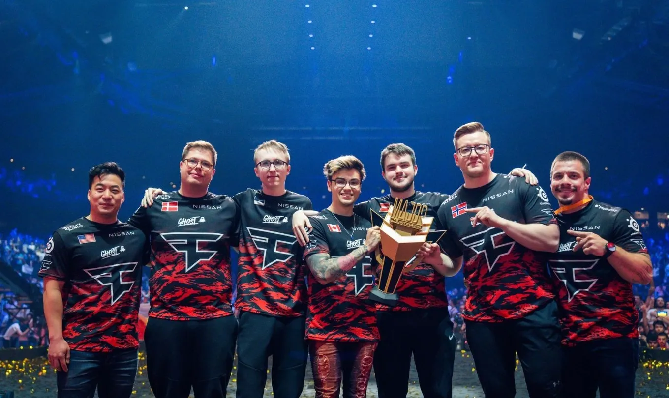 Natus Vincere – FaZe Clan 16 мая: прямая трансляция матча, форма команд, кто фаворит встречи?