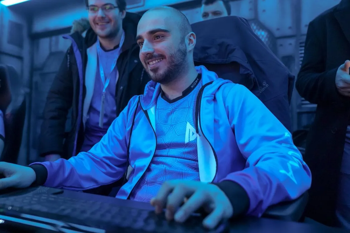 Куро KuroKy Салехи Тахасоми