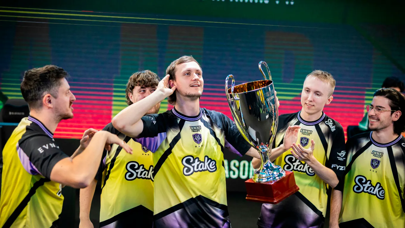 Трофей StarLadder StarSeries Fall 2026, который спустя месяц украли мародёры