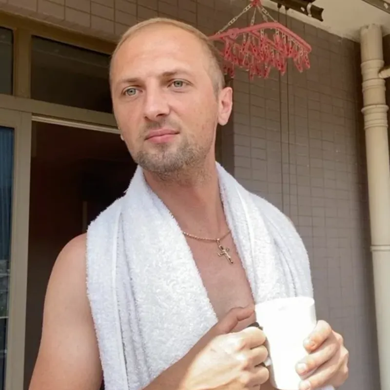 На что Зубарев тратит деньги?