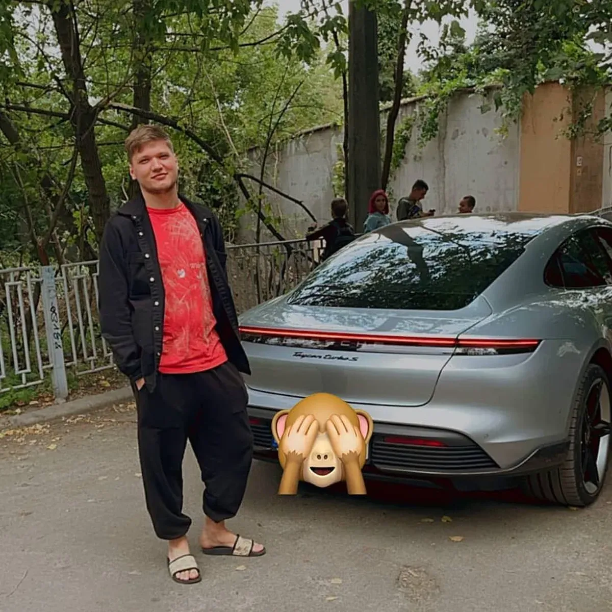 S1mple ездит на Porsche
