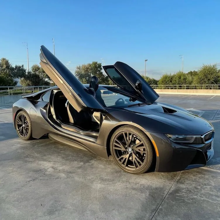 Роман Resolut1on Фоминок и BMW i8