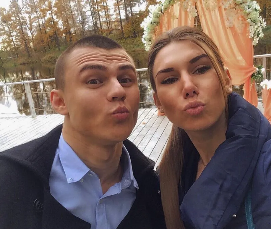 Блогер Никита НВОРК Работников со своей супругой
