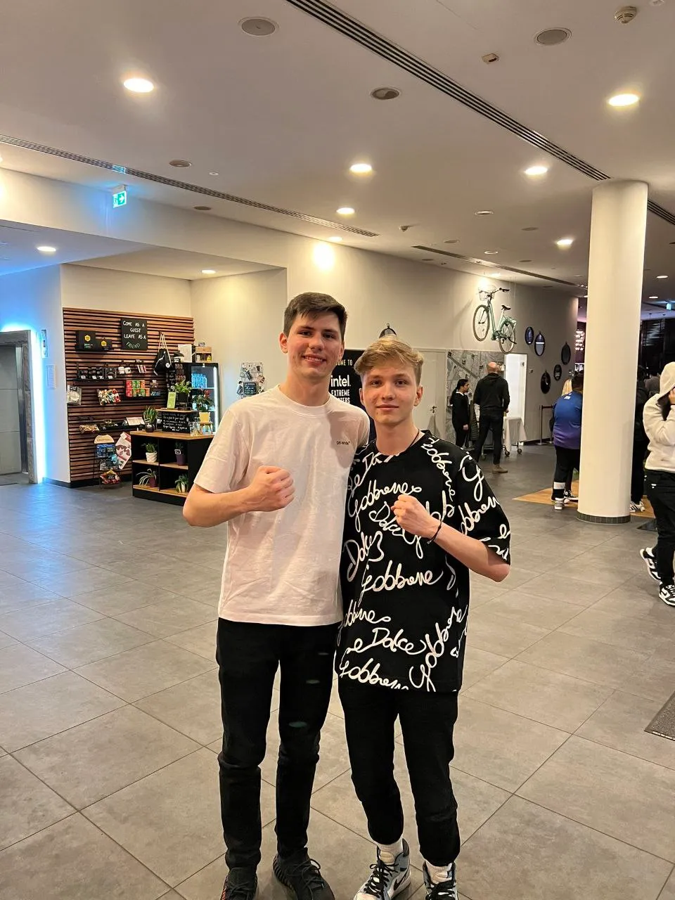 B1t и m0NESY