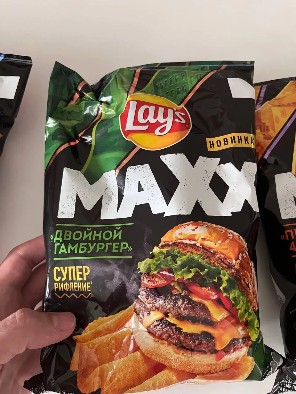 новый дизайн упаковки Lay's Maxx