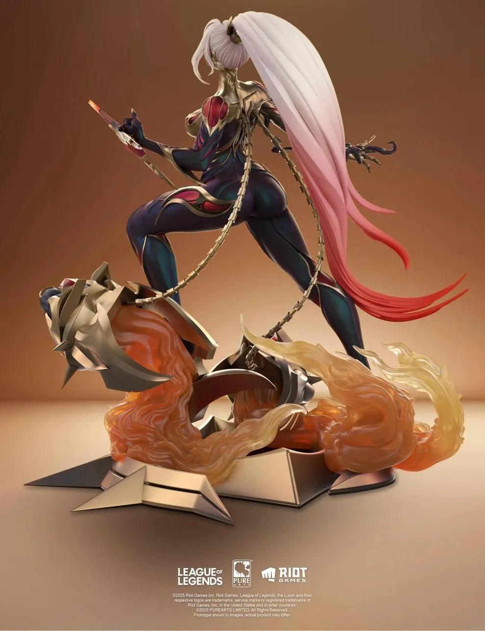 статуя Kai'Sa из League of Legends