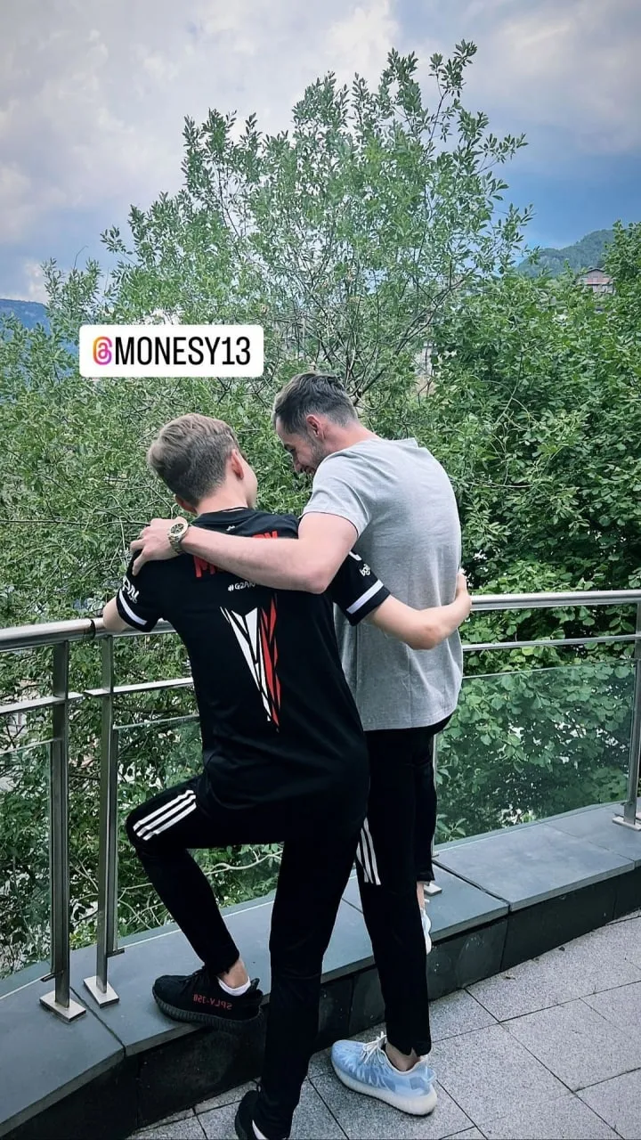 M0NESY и kennyS